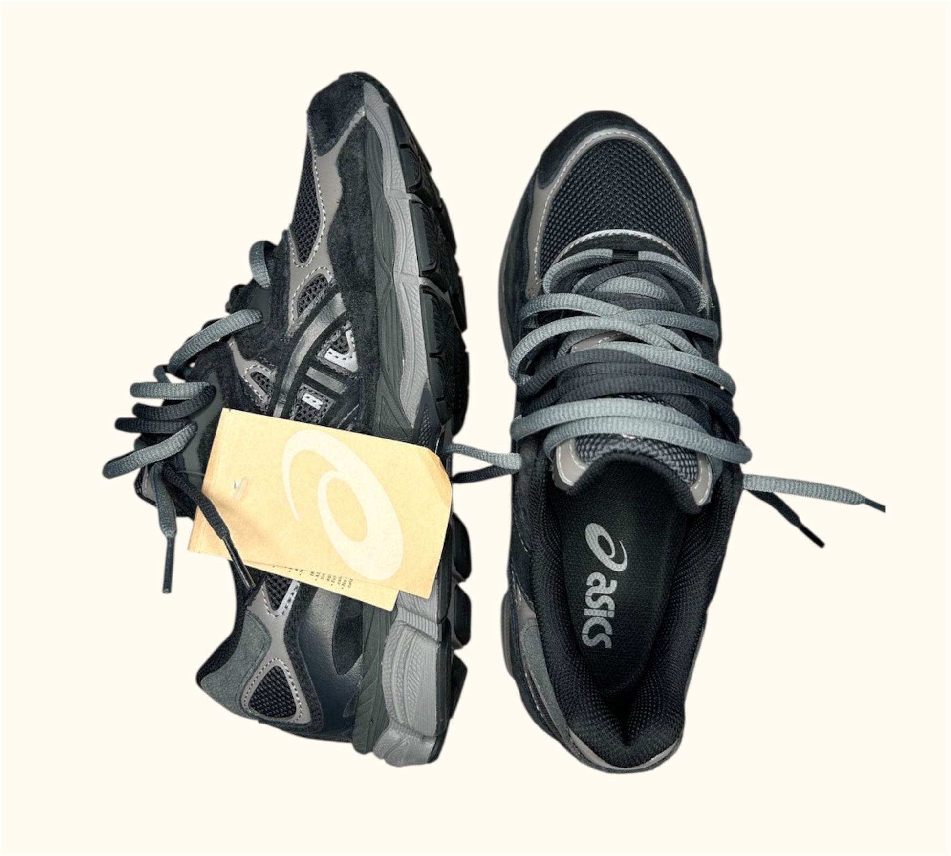 Asics Nyc🖤🐺