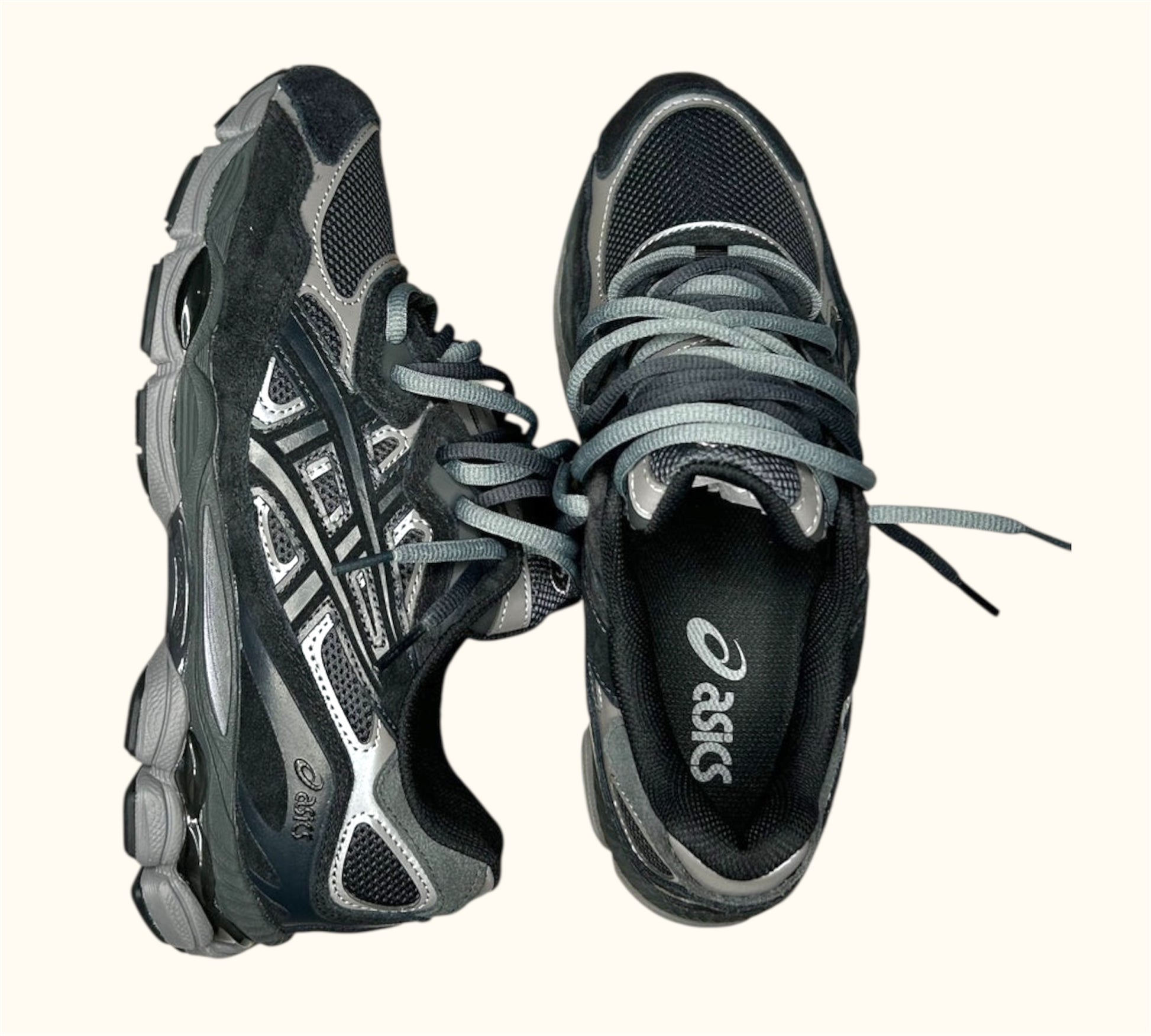 Asics Nyc🖤🐺